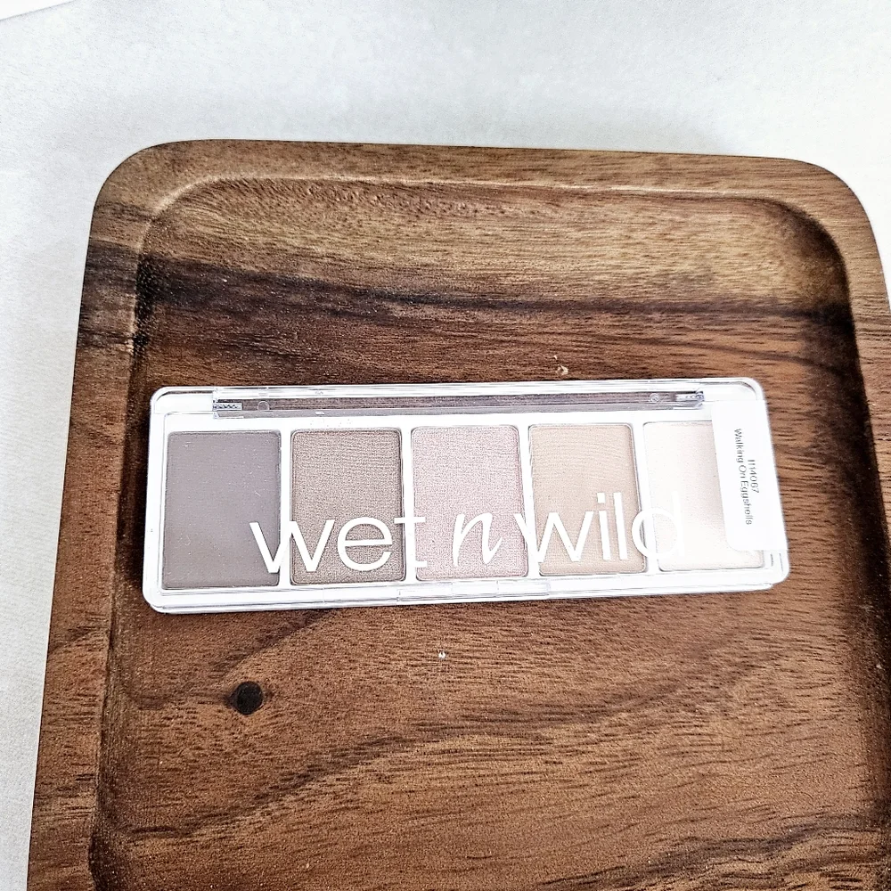 🆑️3/$15 Wet n Wild Neutral Tones Eyeshadow 5 Shade Walking On Eggshells Palette